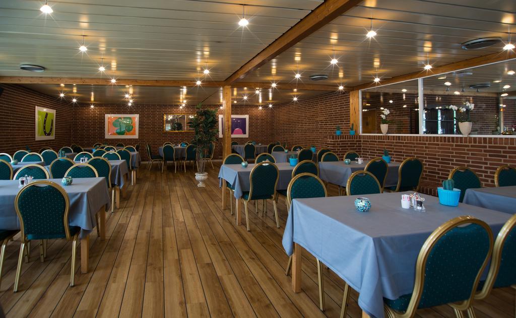 Hotel Lynggaarden Хернинг Экстерьер фото