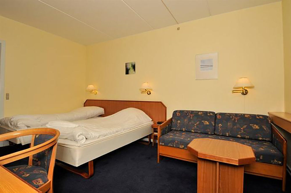 Hotel Lynggaarden Хернинг Экстерьер фото